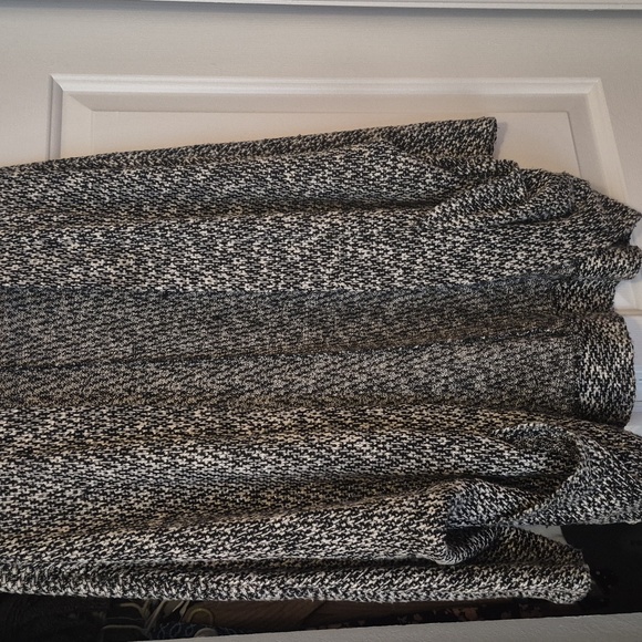 Charlotte Russe Monochrome Women's Cardigan - Picture 2 of 4